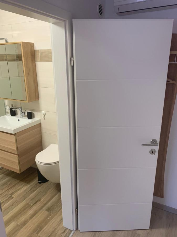 Ferienwohnungen Zum Briefmarkenhaus Mörbisch am See Exterior foto